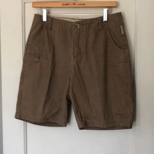 Columbia women’s chino‎ shorts. Size 6. 5 pocket. Hiking, outdoors,casual. EUC